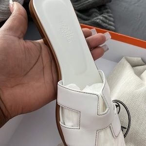 BRAND NEW NEVER WORE HERMES SLIDES